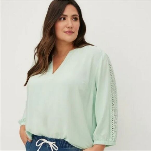 Torrid Challis With Embroidered Sleeve light green Top size 2X - Picture 1 of 6